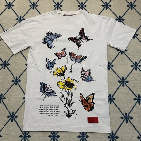 CHNGE Tops - Chnge Butterflower Tshirt Dress